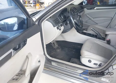 2017 Volkswagen Passat 1.8T R-Line from USA, damaged, VIN 1VWDT7A38HC082089